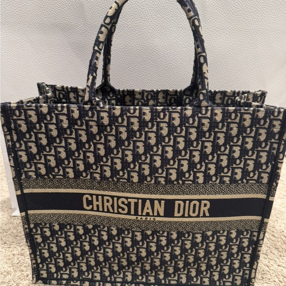 Authentic Large Dior Book Tote Ecru and Blue Dior Oblique Embroidery EUC w/Box - Picture 3 of 16